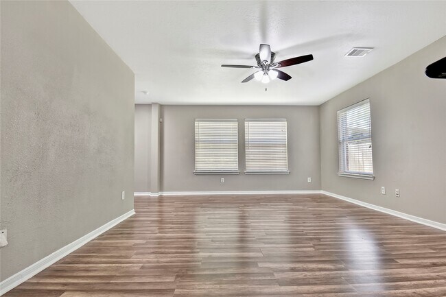 Building Photo - 5601 Savannah Woods Ln
