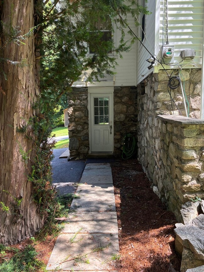 Building Photo - 3685 Gomer St