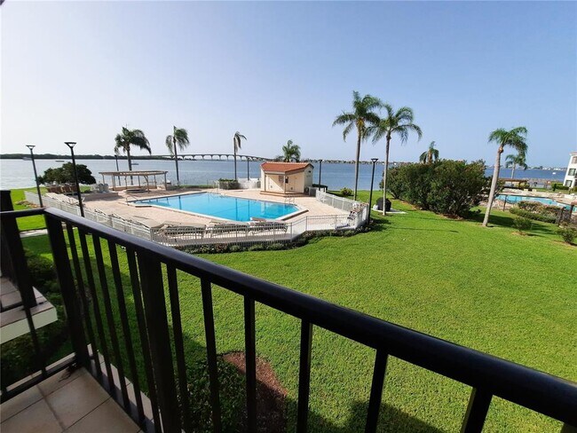 Foto del edificio - 6291 Bahia Del Mar Cir