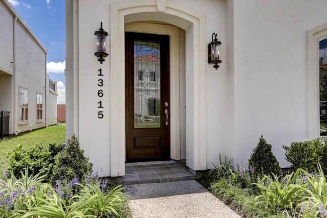 Foto del edificio - 13615 Teal Bluff Ln