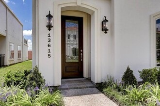 Building Photo - 13615 Teal Bluff Ln