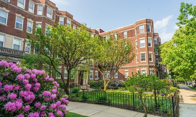 Building Photo - 106 Queensberry St