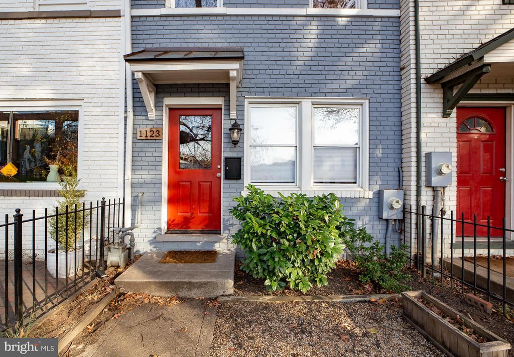 Primary Photo - 1123 3rd St NE