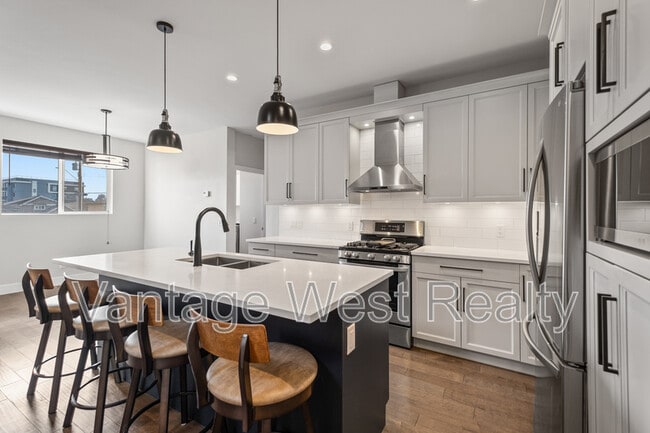 Photo du bâtiment - 985 Coronation Ave