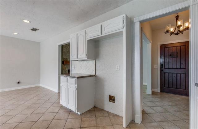 Building Photo - 1425 Lilac Ln