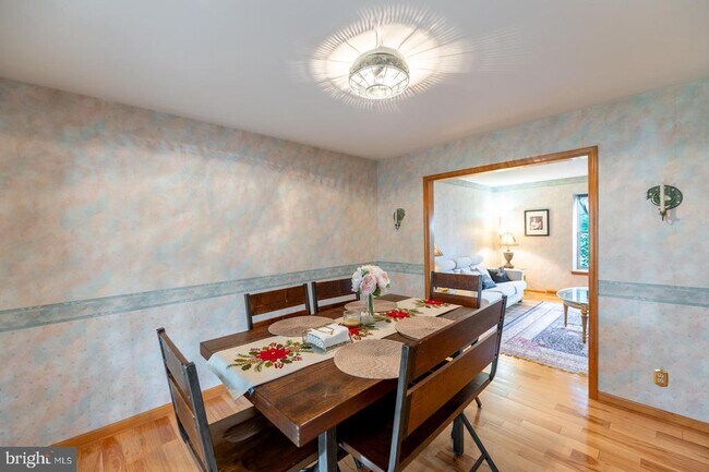 Building Photo - 211 Caravan Dr