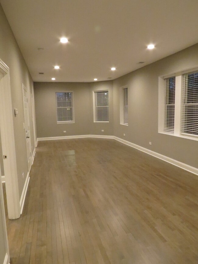 Building Photo - 1301 S 51st Ave