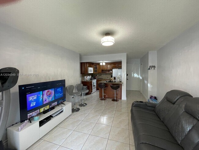 Foto del edificio - 4275 NW S Tamiami Canal Dr