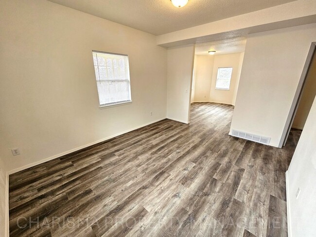 Foto del edificio - Cozy Two-Bedroom Apartment – Great Locatio...