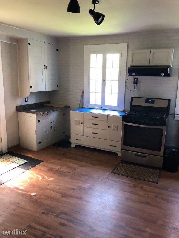 Building Photo - 3 br, 1 bath House - 120 academy street