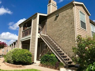 Building Photo - 1860 White Oak Dr