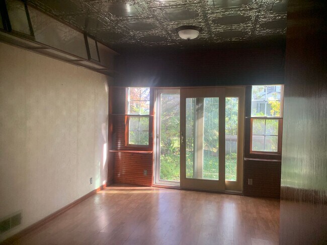 Foto del edificio - 343-343 College St