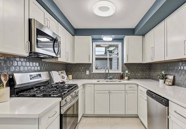 Building Photo - 3476 Carrmunn Ave