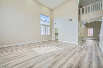 Building Photo - 9272 W Viking Rd
