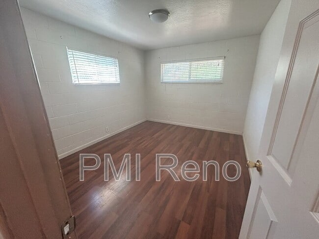 Foto del edificio - 2075 Patton Dr