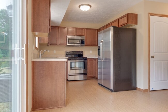 Building Photo - BELOW MARKET RENT!