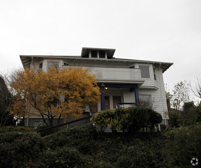 Foto del edificio - 1827 3rd Ave W