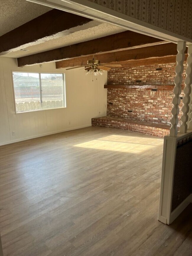 Foto del edificio - 3 BR 2 Bath