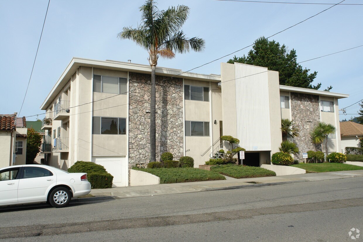 Primary Photo - 1155 Brighton Ave