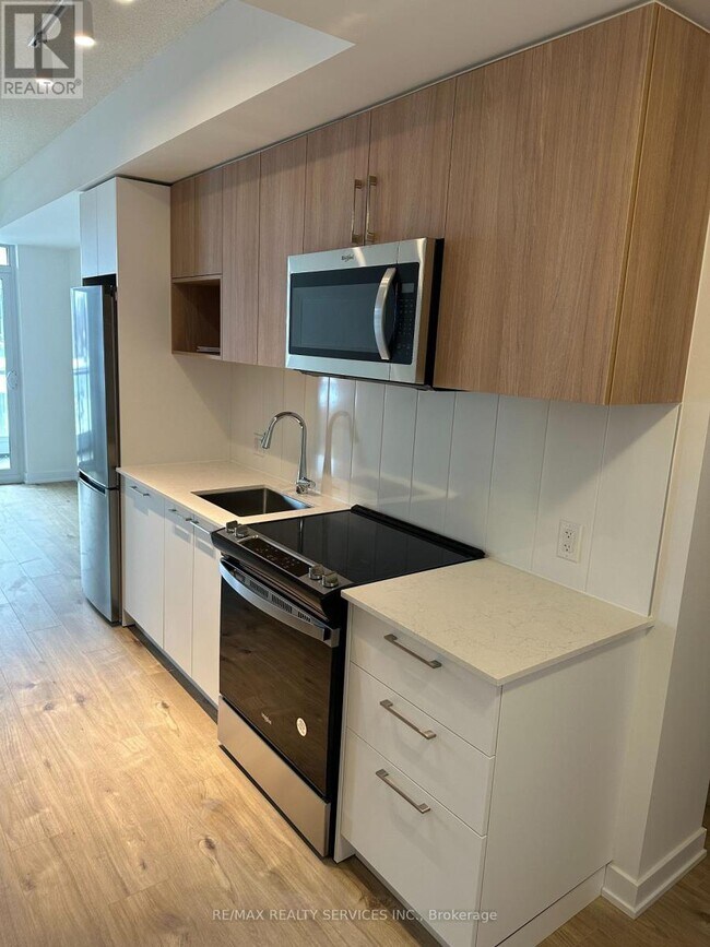 Photo du bâtiment - 500 Plains Rd E