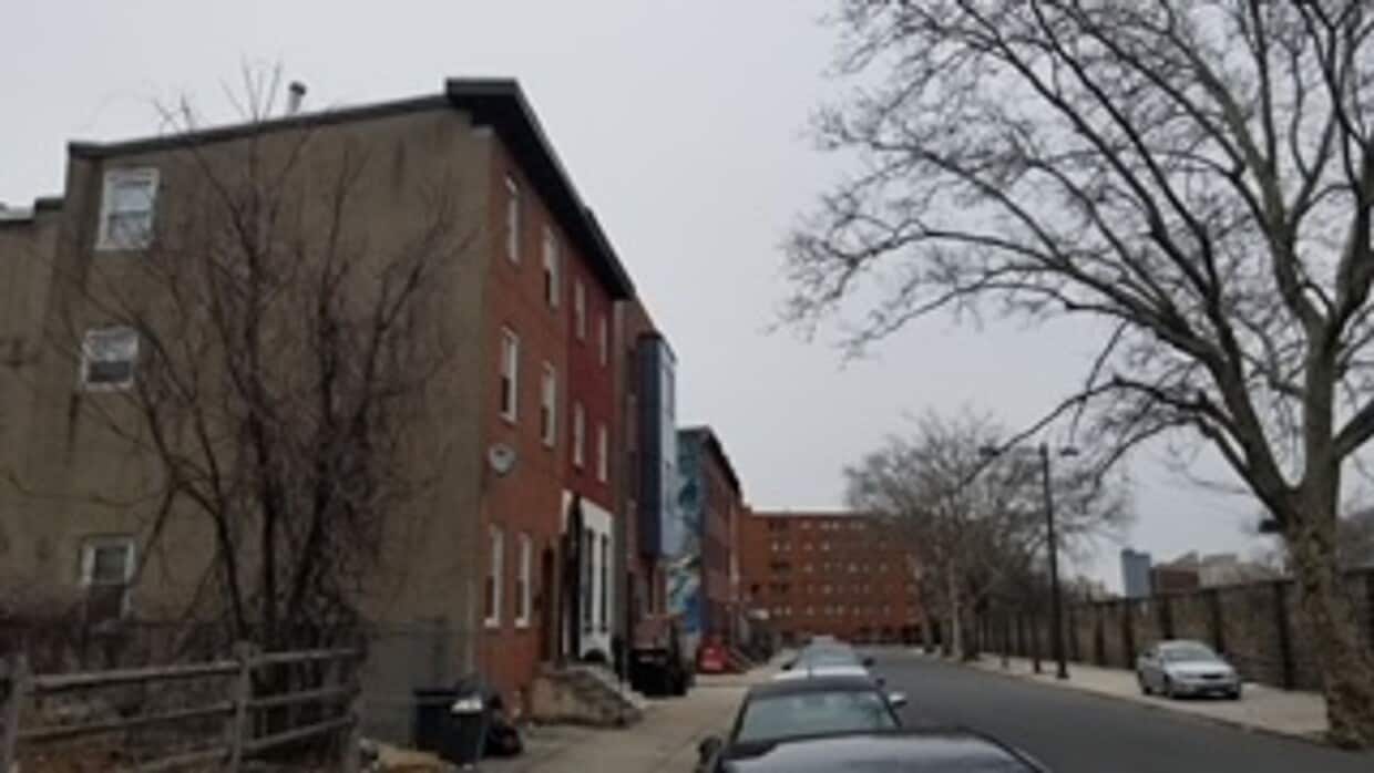 Primary Photo - 2037 N College Ave