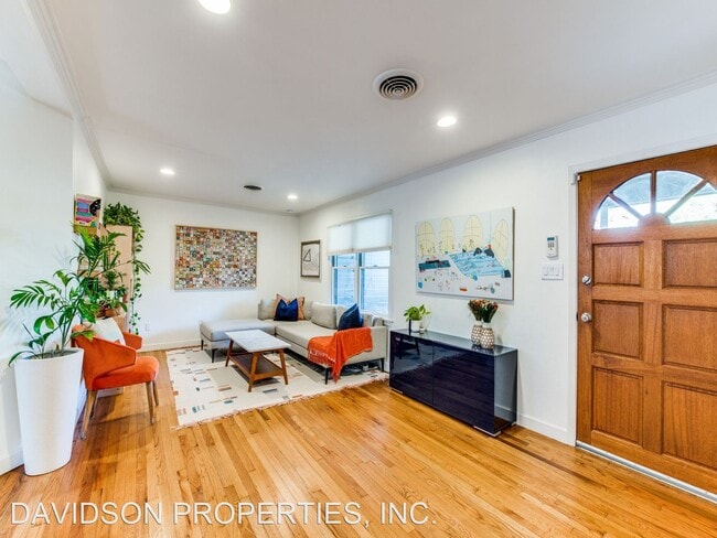 Building Photo - 3 br, 2 bath House - 102 Wellesley Blvd
