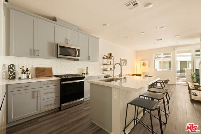 Building Photo - 1716 Cayton Lp