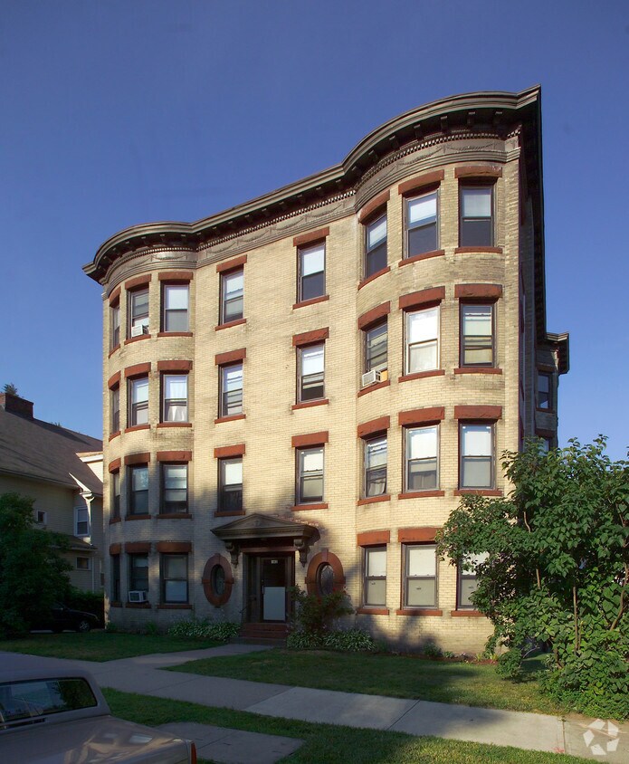 Building Photo - 162 Fort Pleasant Ave