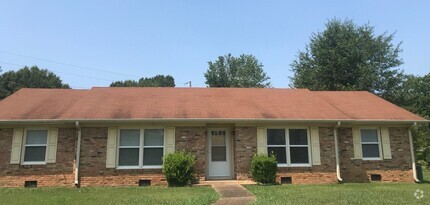 Building Photo - 1941 Greenbrier Rd