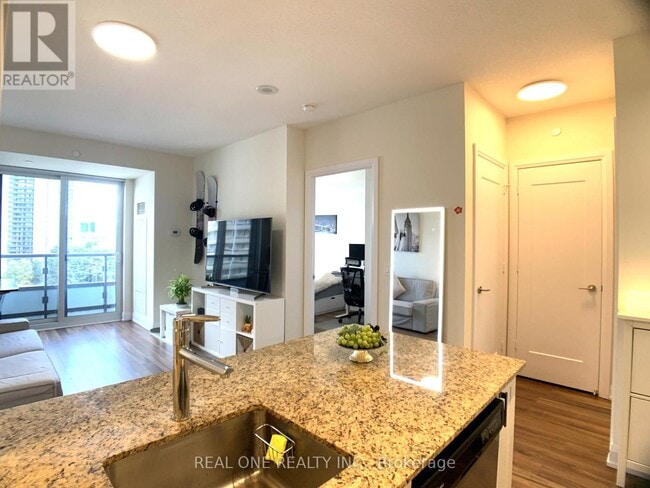 Photo du bâtiment - 18 Graydon Hall Dr