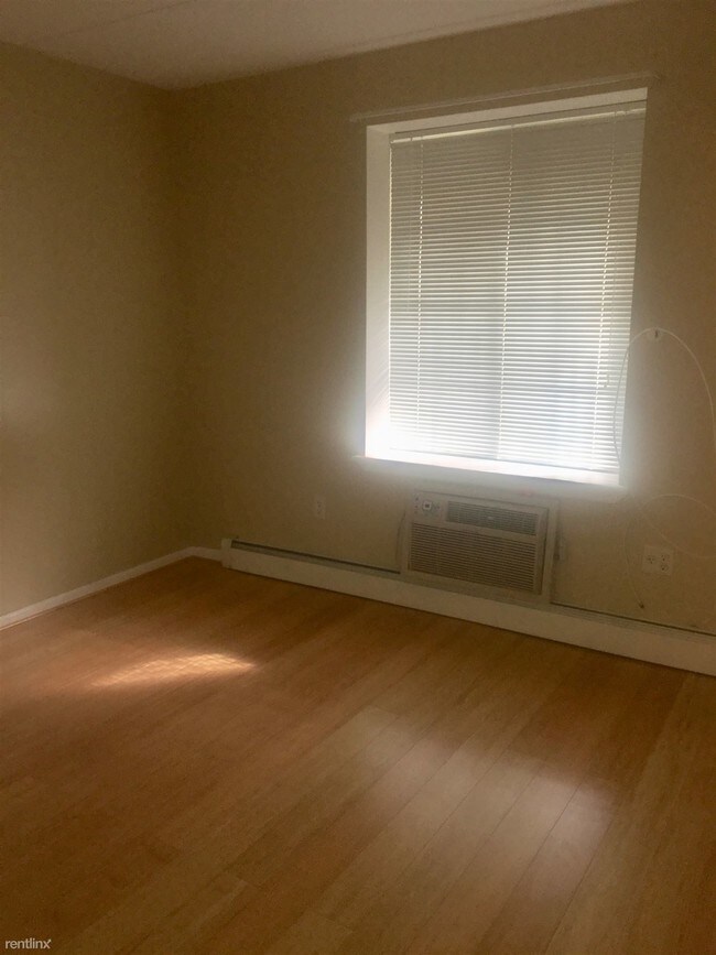 Building Photo - 2 br, 1 bath  - 1964 Bergen St