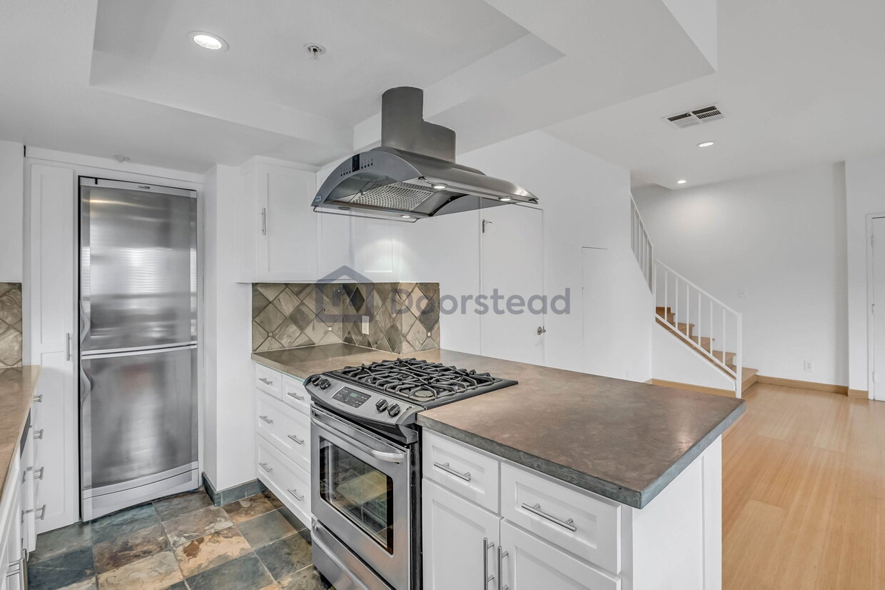 Primary Photo - 11823 Avon Way