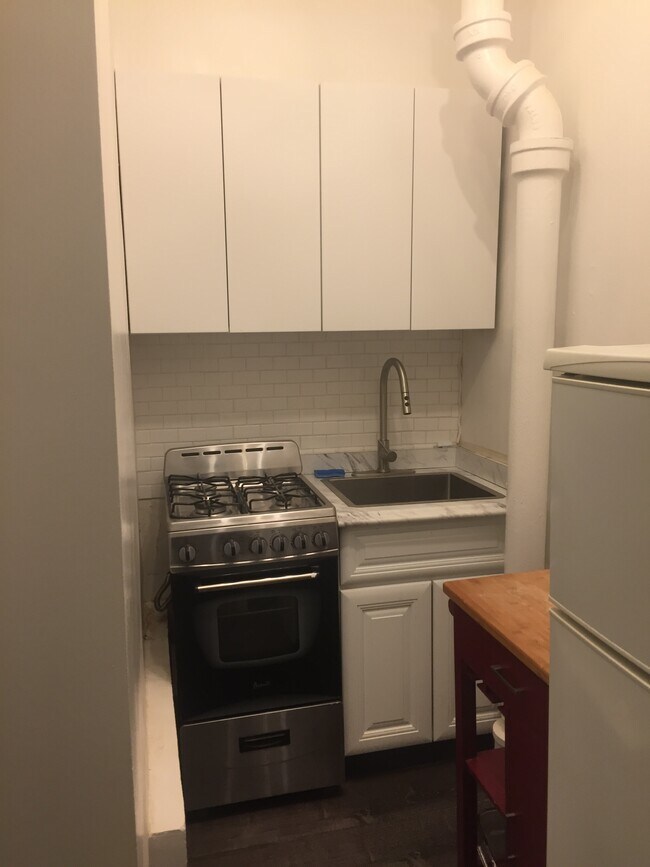 Kitchen - 356 W 118th St