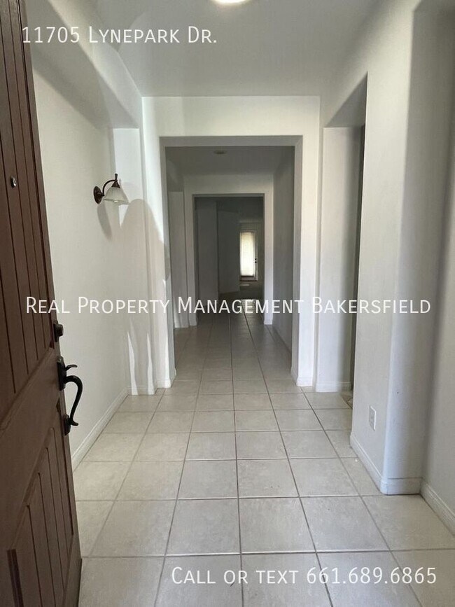 Foto del edificio - 11705 Lynepark Dr