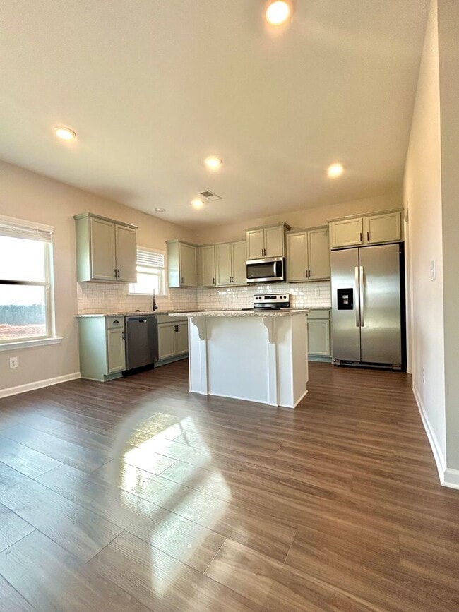 Building Photo - Gorgeous New Home in Opelika! Available Now!