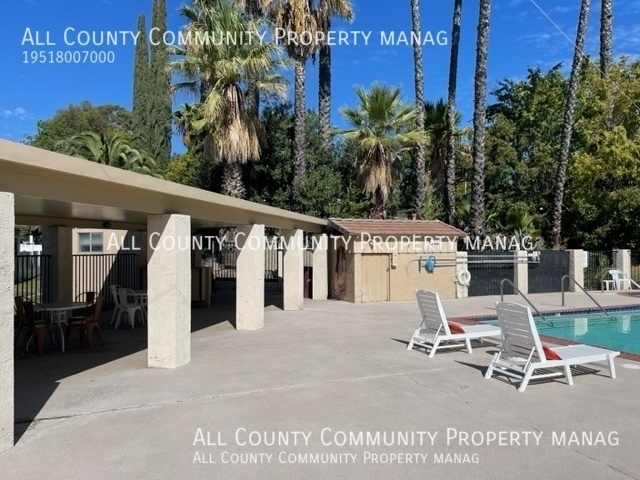 Building Photo - 28543 Via Las Flores