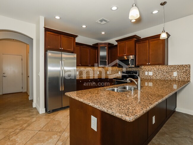 Foto del edificio - 3470 E Orchid Ln