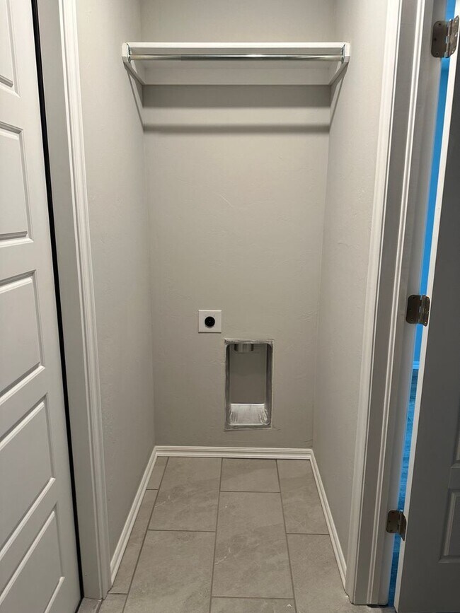Building Photo - FIRST MONTH FREE!