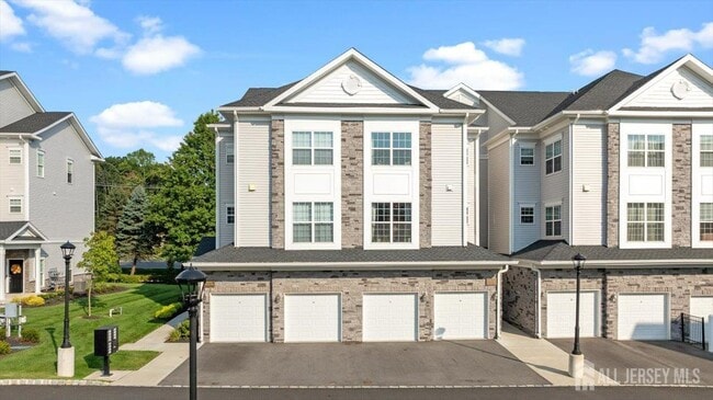 Building Photo - 33 Veterans Wy