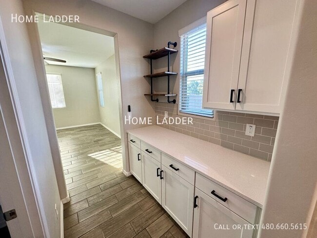 Foto del edificio - 24135 Corn St