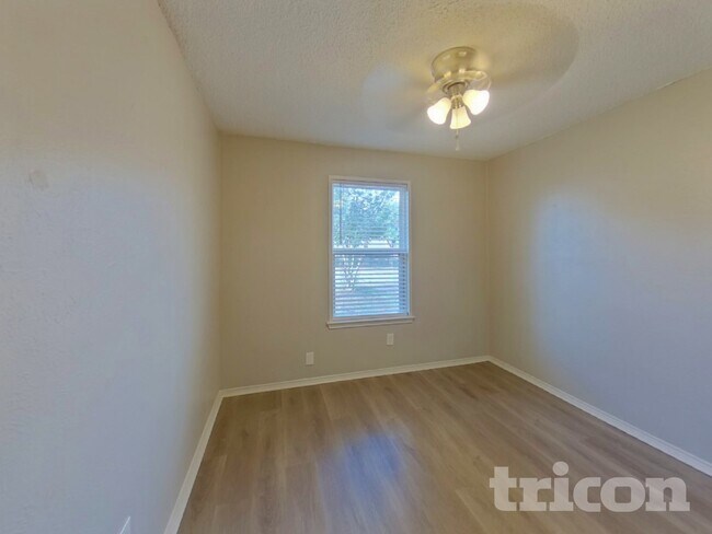 Foto del edificio - Thoughtfully Designed 3-Bedroom Home for Modern Living