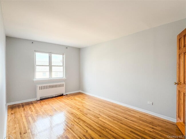 Building Photo - 151-17 7th Ave