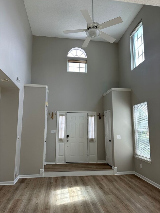 Building Photo - Plantation Woods  in Chesapeake 3 BR, 2.5 BA, 2 Car Garage