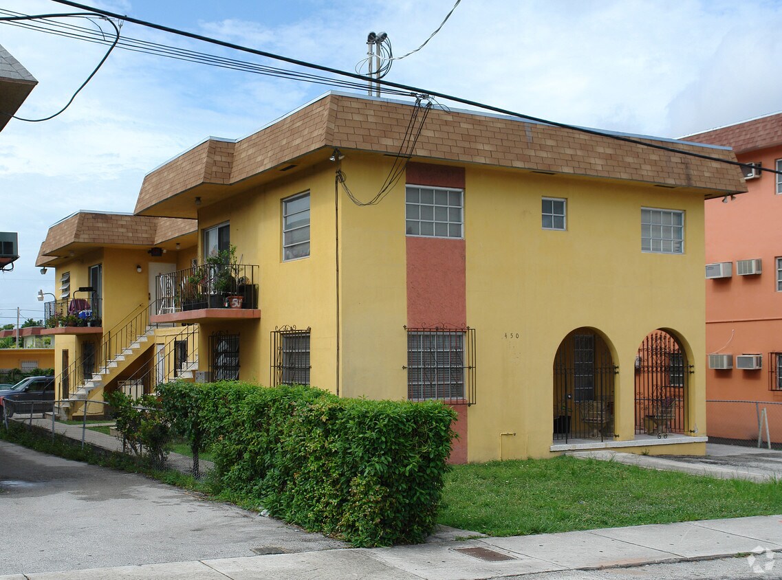 Foto principal - 450 SW 9th St