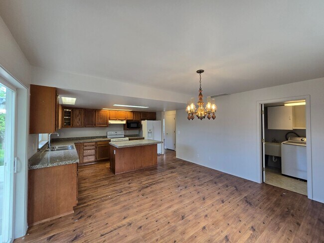Foto del edificio - Hurry! This Home Won't Last!