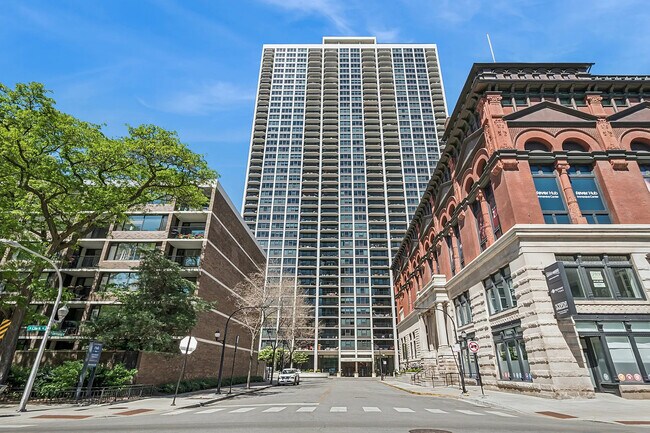 Building Photo - 1560 N Sandburg Ter