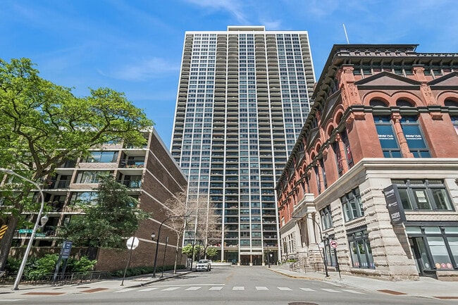 Building Photo - 1560 N Sandburg Ter