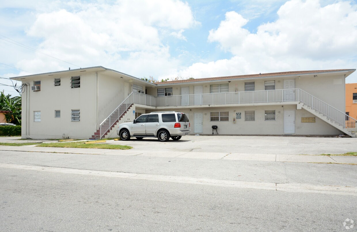 Building Photo - 3185 NW 22nd Ave