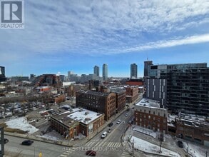 Building Photo - 120 Parliament St