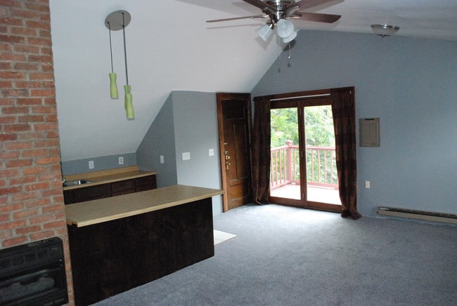 Sala de estar de planta abierta - 25 Harper St